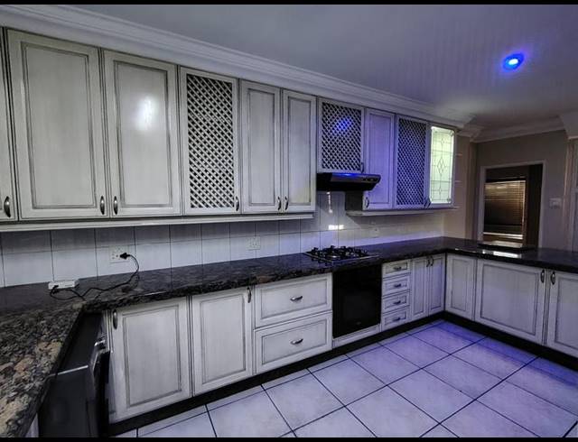 3 BEDROOM CLUSTER FOR SALE IN BARDENE